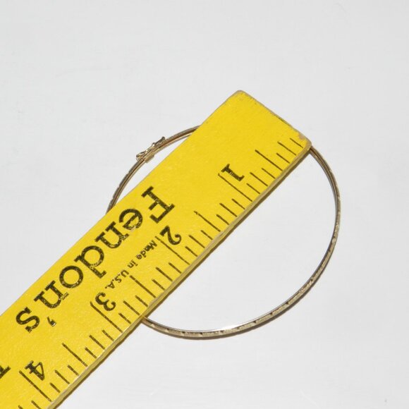 Bracelet 10K Yellow Gold Bangle with Hinged Safety Clasp - Picture 7 of 11